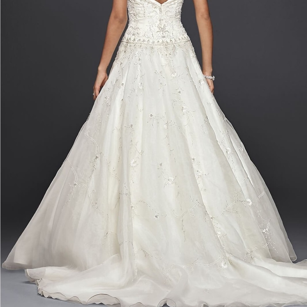 IVORY Oleg Cassini Strapless Ballgown Dress with Veil